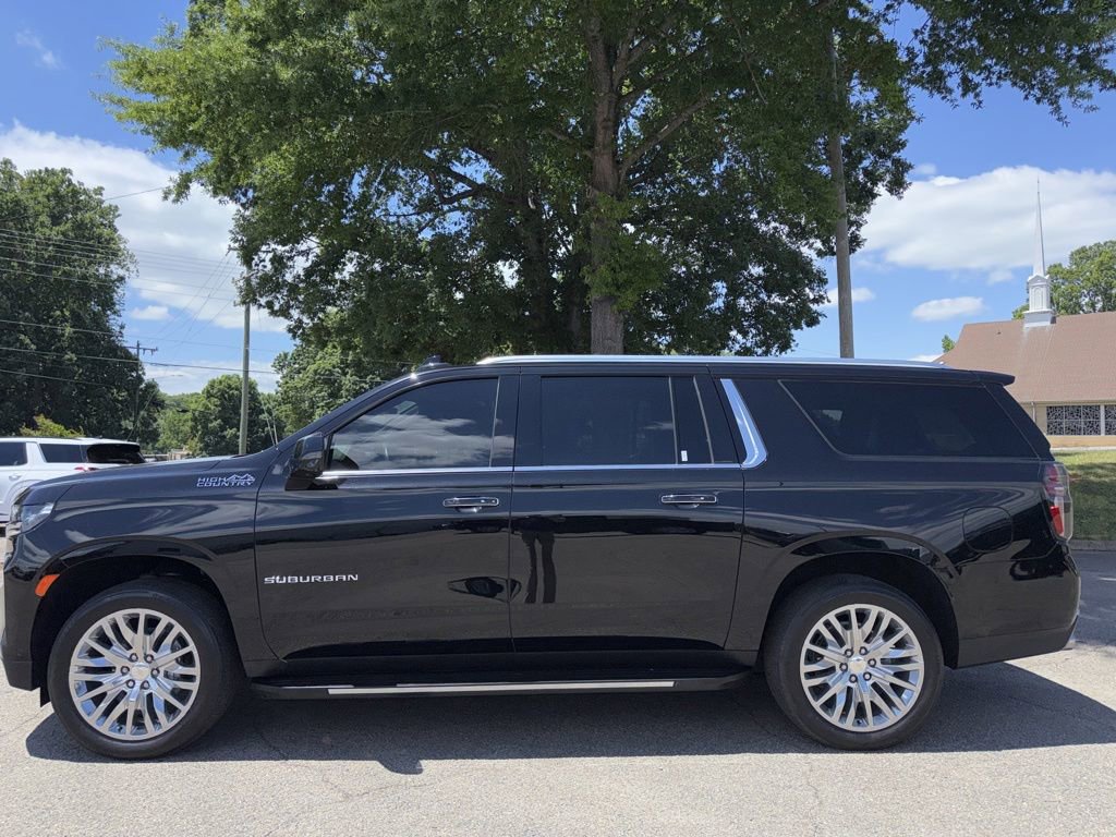 Used 2024 Chevrolet Suburban High Country w/ Advanced Technology Package AWD/4WD image 2