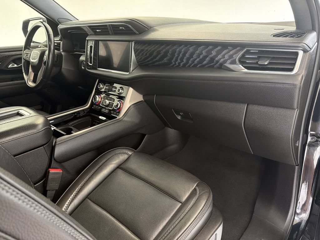 Used 2022 GMC Yukon Denali RWD image 30