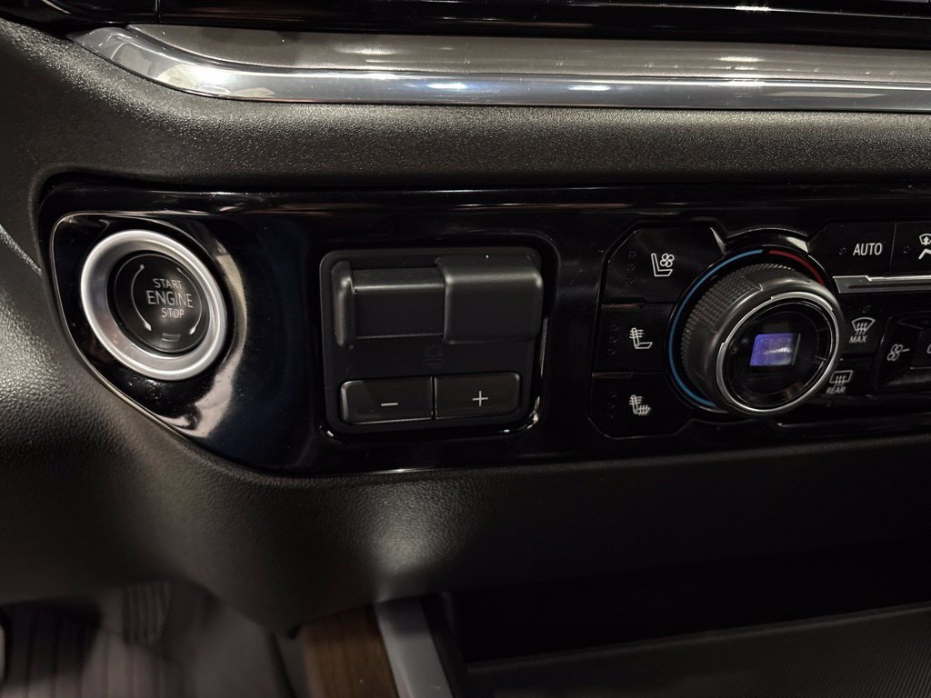 Certified 2023 Chevrolet Silverado 1500 High Country w/ Technology Package AWD/4WD image 21