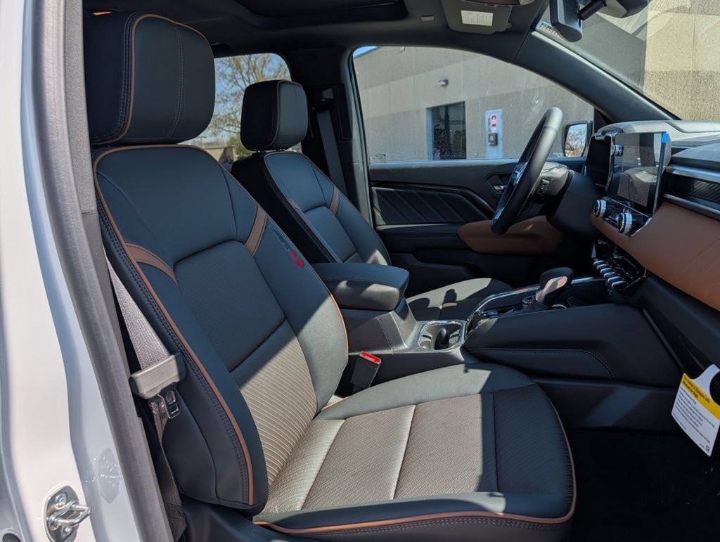 New 2026 GMC Canyon AT4 w/ Technology Plus Package AWD/4WD image 23