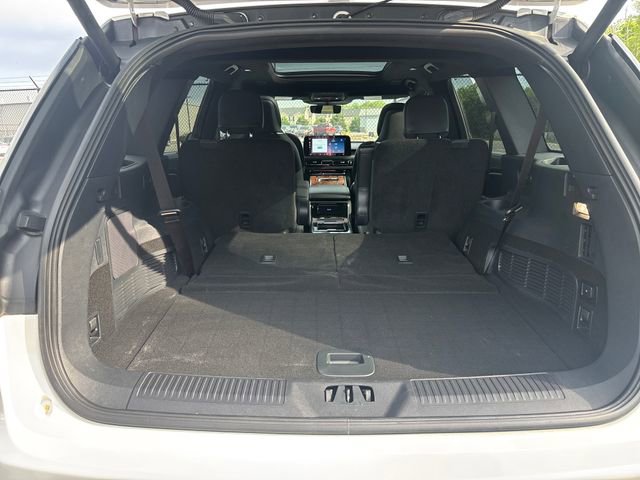 Certified 2025 Lincoln Aviator Black Label w/ Jet Appearance Package AWD/4WD image 11