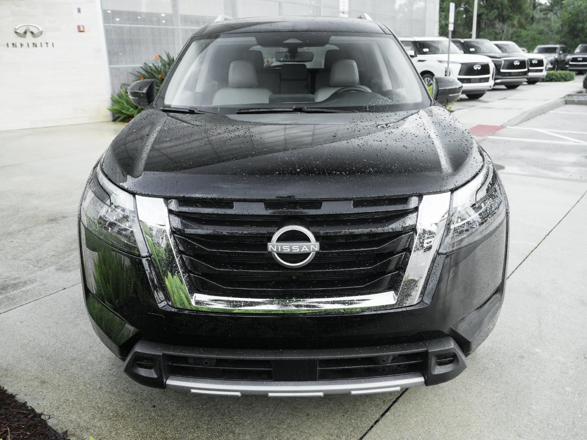 Used 2025 Nissan Pathfinder SL FWD image 31