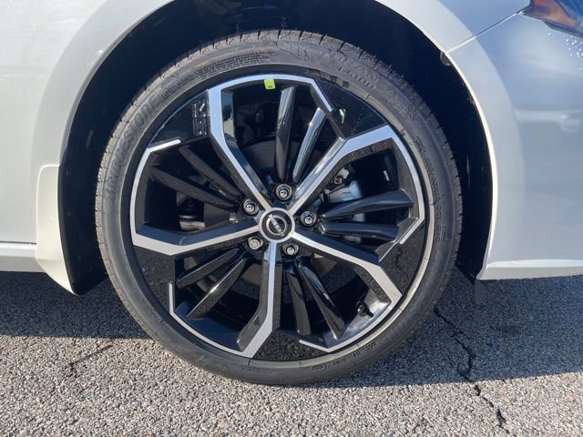 New 2025 Nissan Altima 2.5 SR image 14