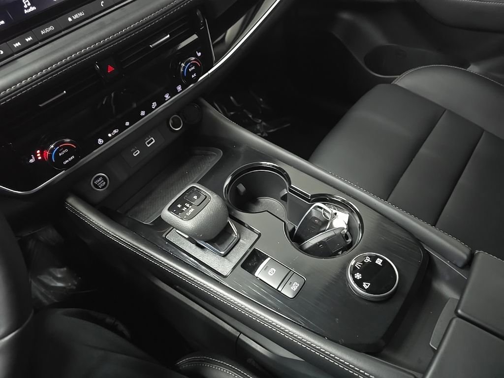 Used 2023 Nissan Rogue SL image 27