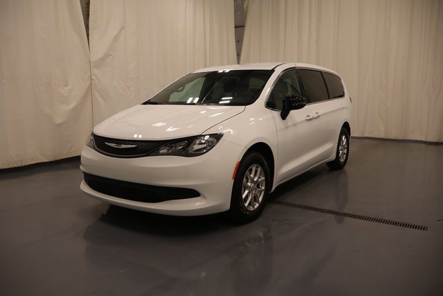 New 2026 Chrysler Voyager LX image 4