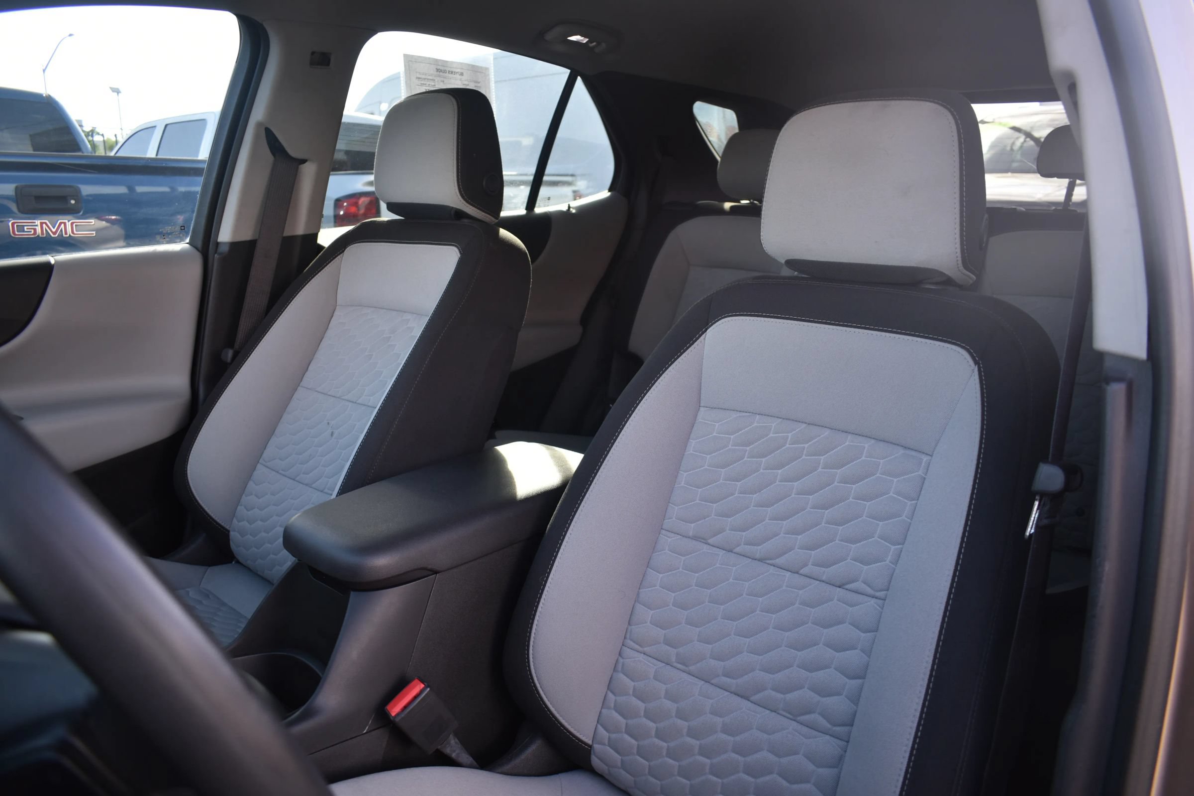 Used 2018 Chevrolet Equinox LS FWD image 9