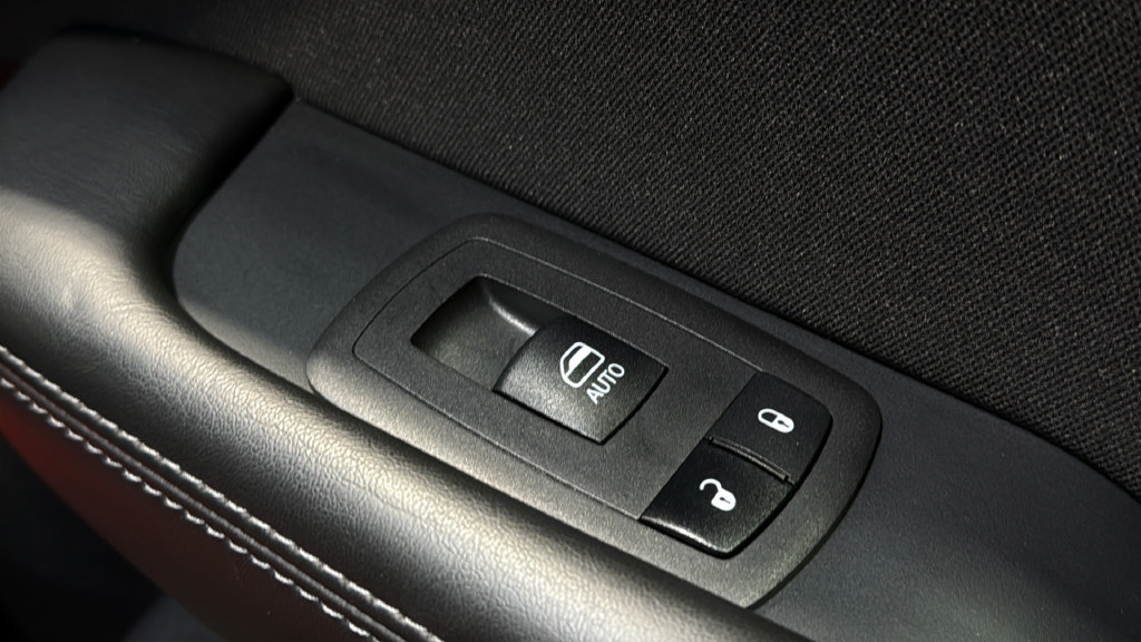 Used 2023 Dodge Challenger SXT RWD image 10