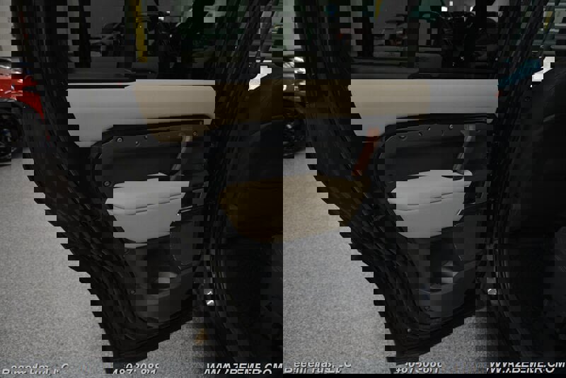 Used 2023 Land Rover Defender 130 X image 40