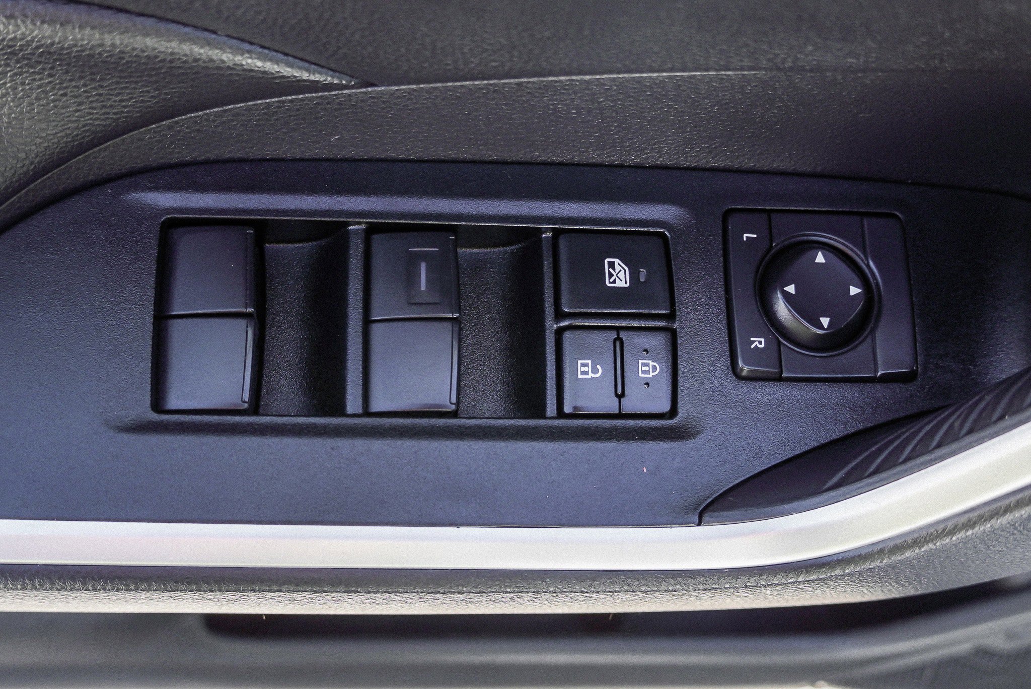 Certified 2025 Toyota RAV4 LE image 19