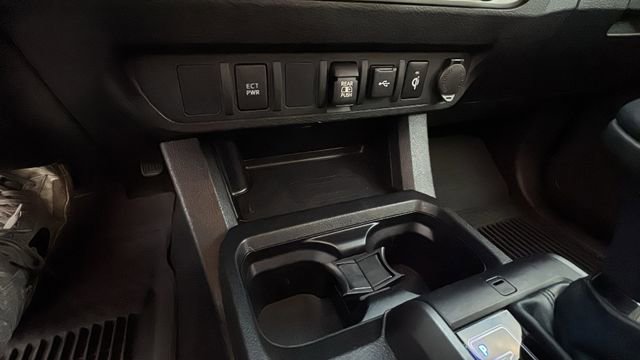 Used 2022 Toyota Tacoma TRD Off-Road image 23