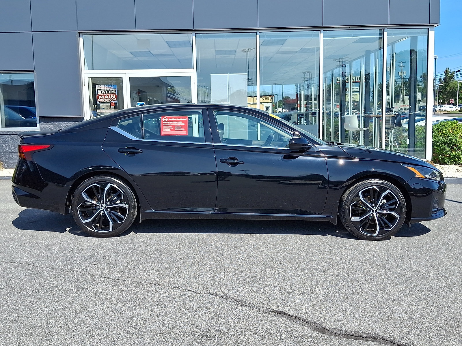 Certified 2023 Nissan Altima 2.5 SR w/ SR Premium Package FWD image 8