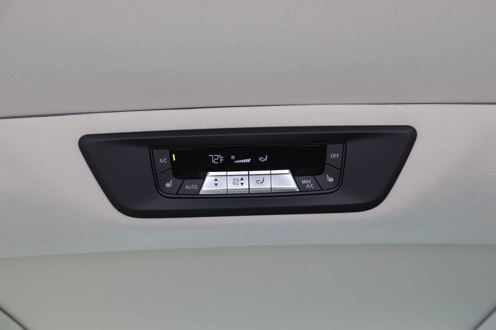 Used 2025 BMW X7 xDrive40i w/ Premium Package AWD/4WD image 17