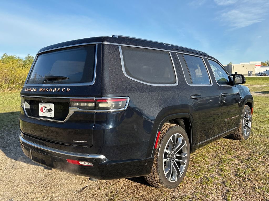 Used 2024 Jeep Grand Wagoneer Series III AWD/4WD image 12