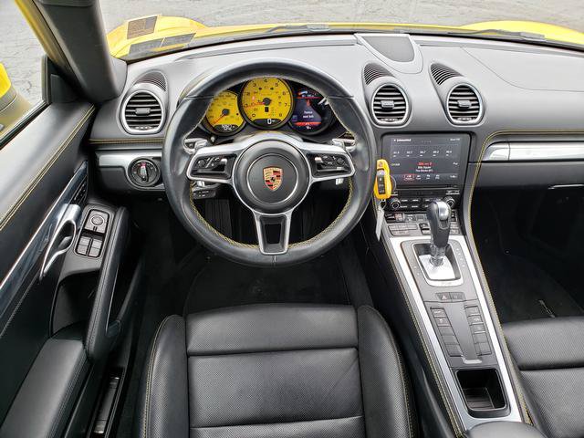 Used 2019 Porsche 718 Cayman RWD image 17