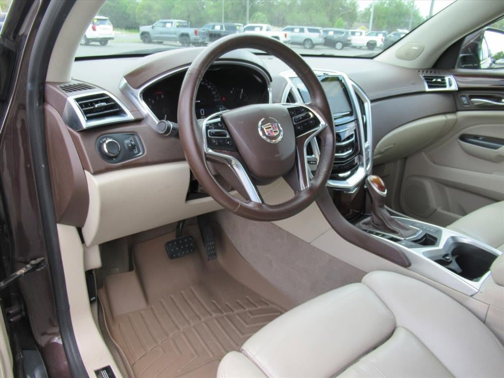 Used 2016 Cadillac SRX Luxury w/ Driver Awareness Package FWD image 17