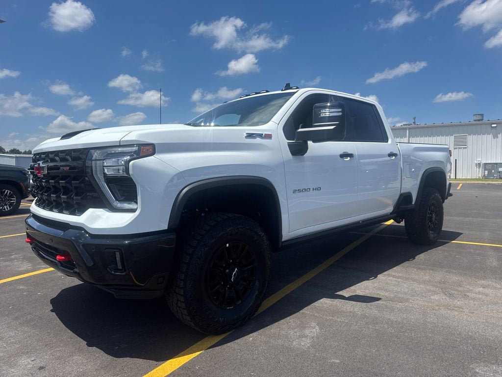 New 2026 Chevrolet Silverado 2500 ZR2 AWD/4WD video 2
