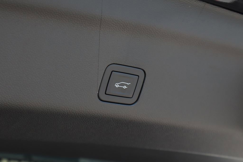 Certified 2026 GMC Yukon Denali Ultimate w/ LPO, Illumination Package image 32