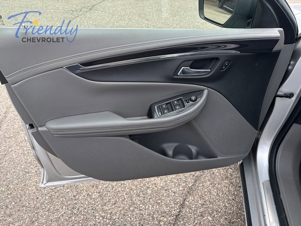 Used 2017 Chevrolet Impala Premier FWD image 13