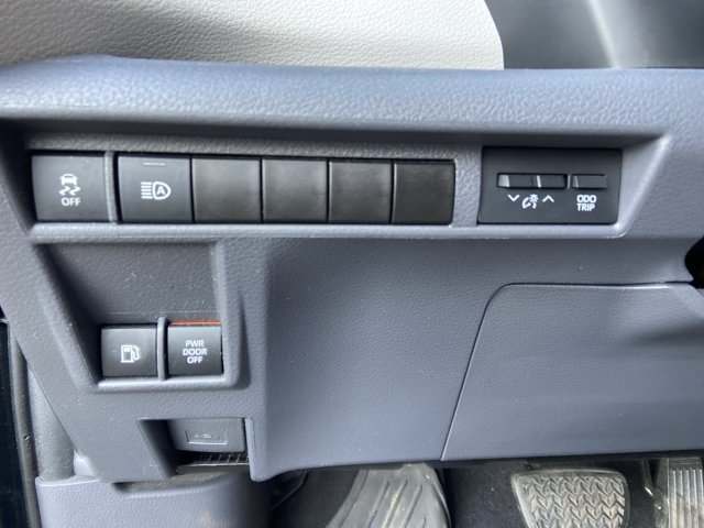 Used 2022 Toyota Sienna LE FWD image 46