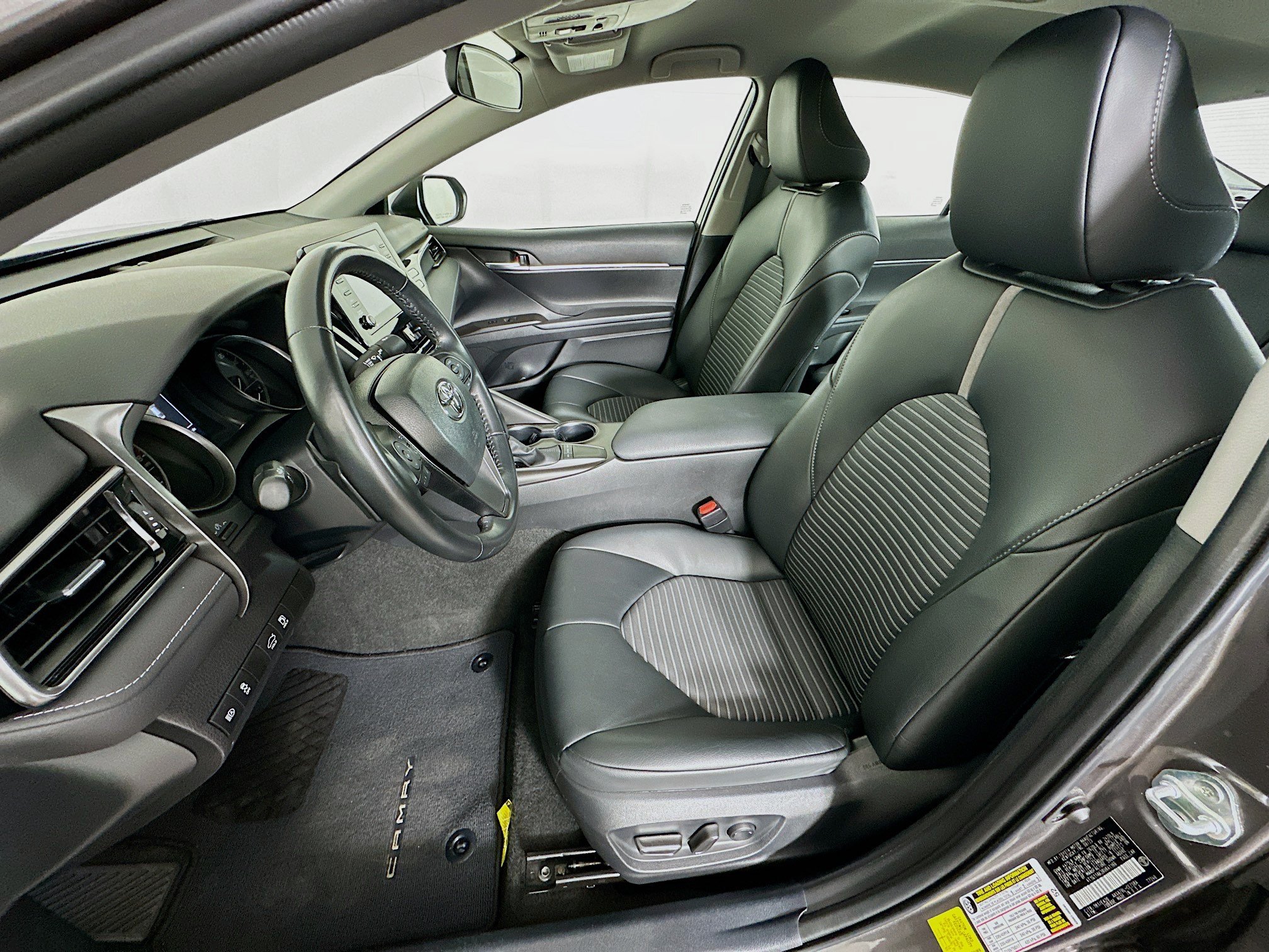 Used 2024 Toyota Camry SE FWD image 13