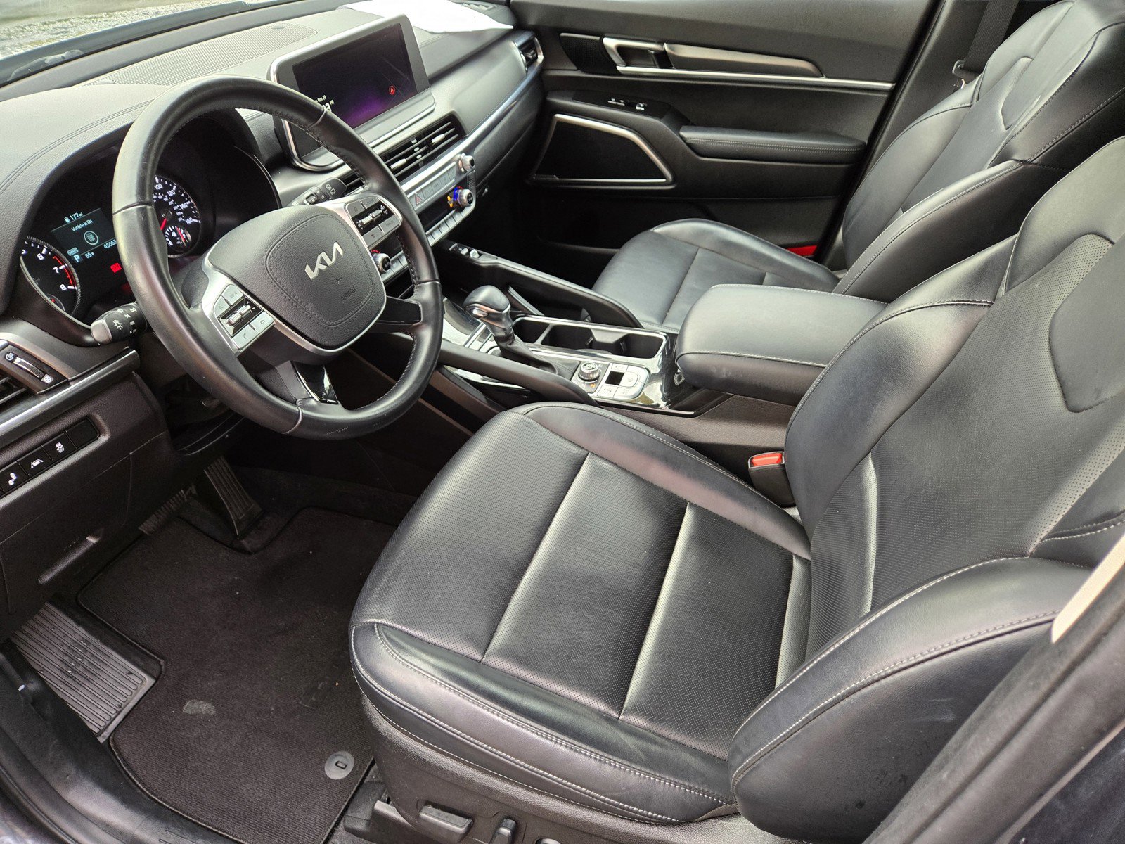 Used 2022 Kia Telluride S image 16