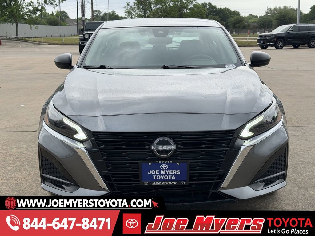 Used 2024 Nissan Altima 2.5 S image 3