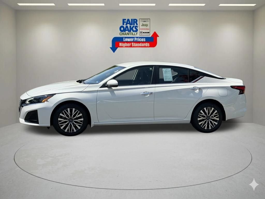 Used 2023 Nissan Altima 2.5 SV AWD/4WD image 12