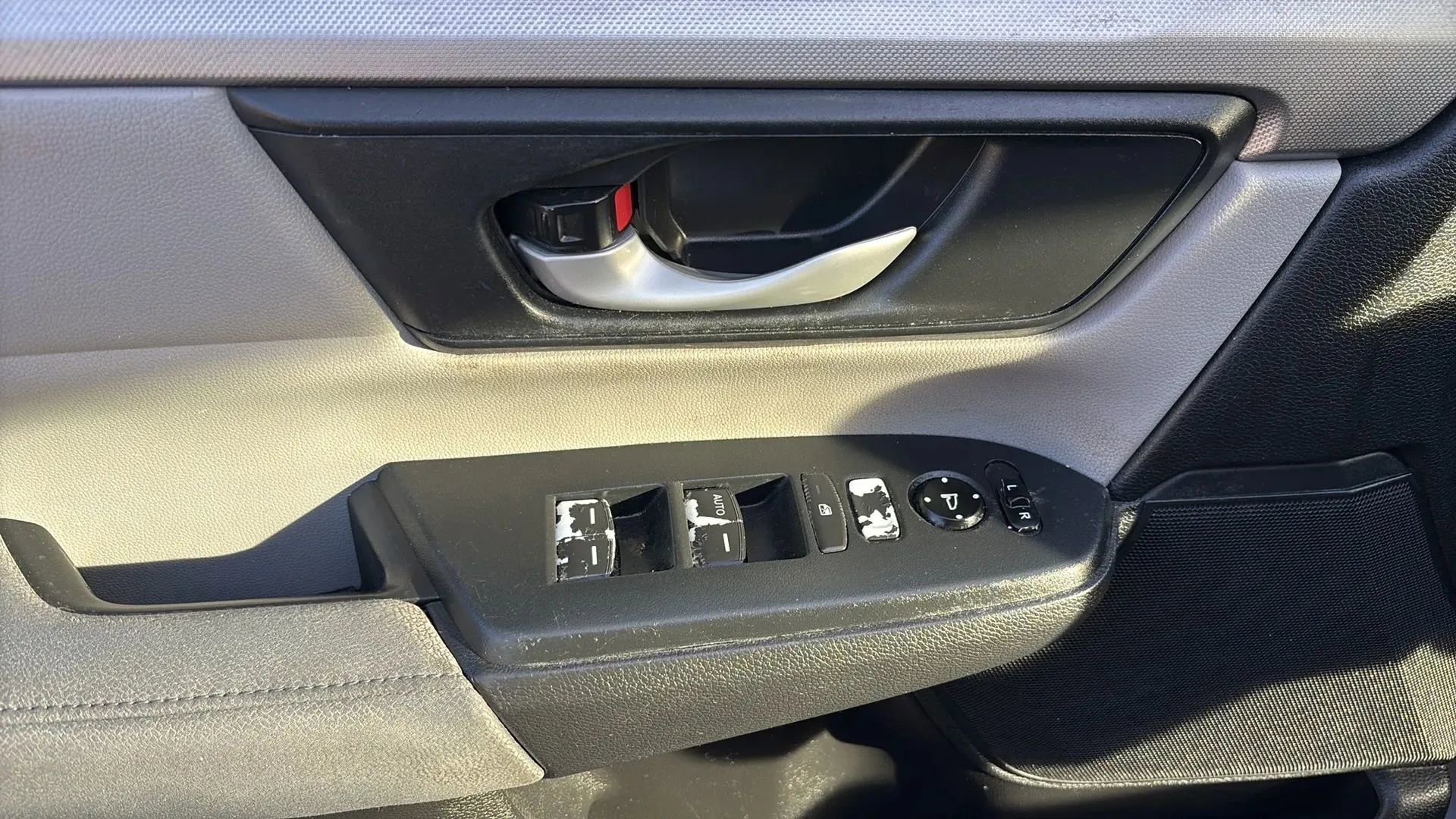 Used 2017 Honda CR-V LX image 19