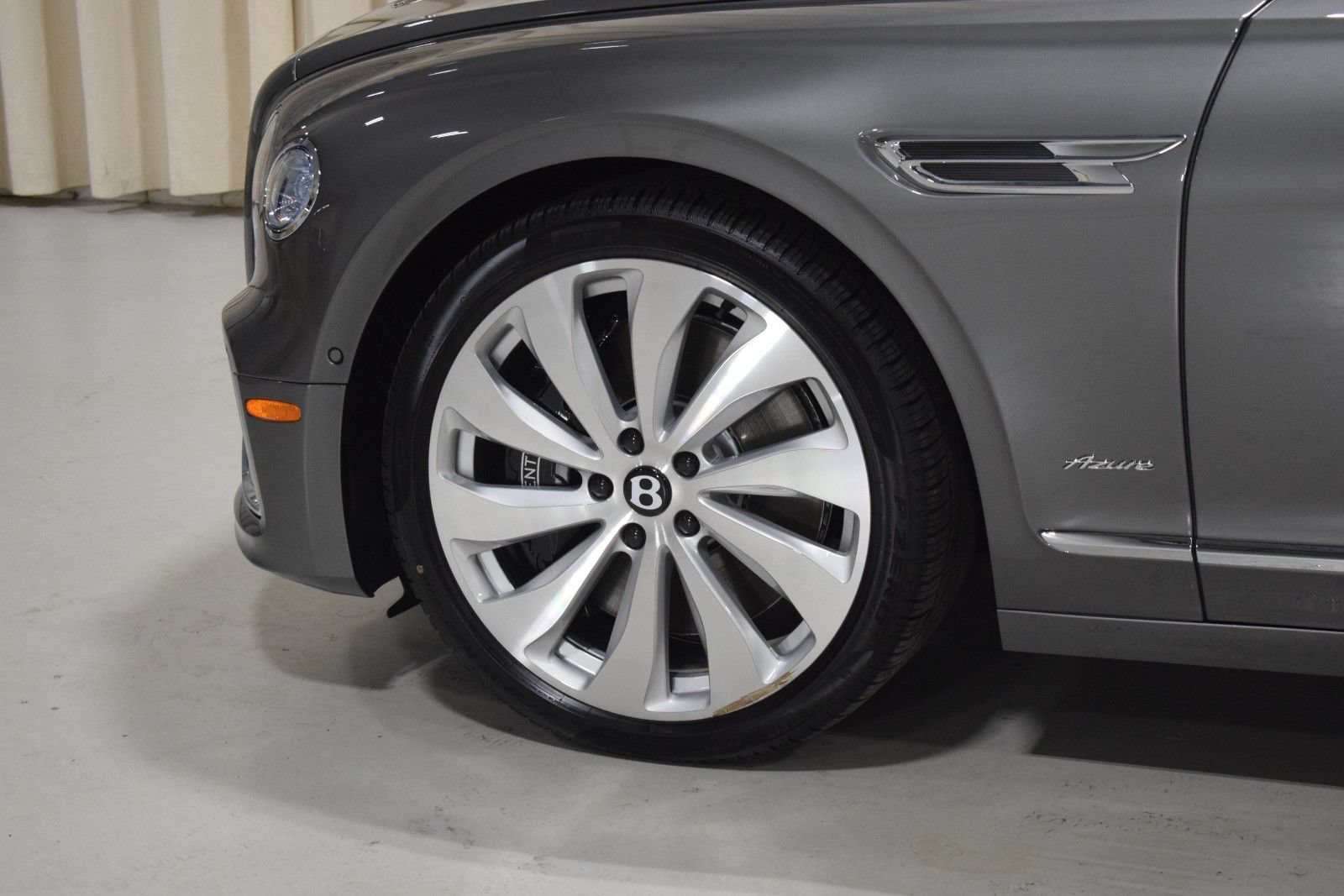 New 2026 Bentley Flying Spur Plug-In Hybrid AWD/4WD image 17