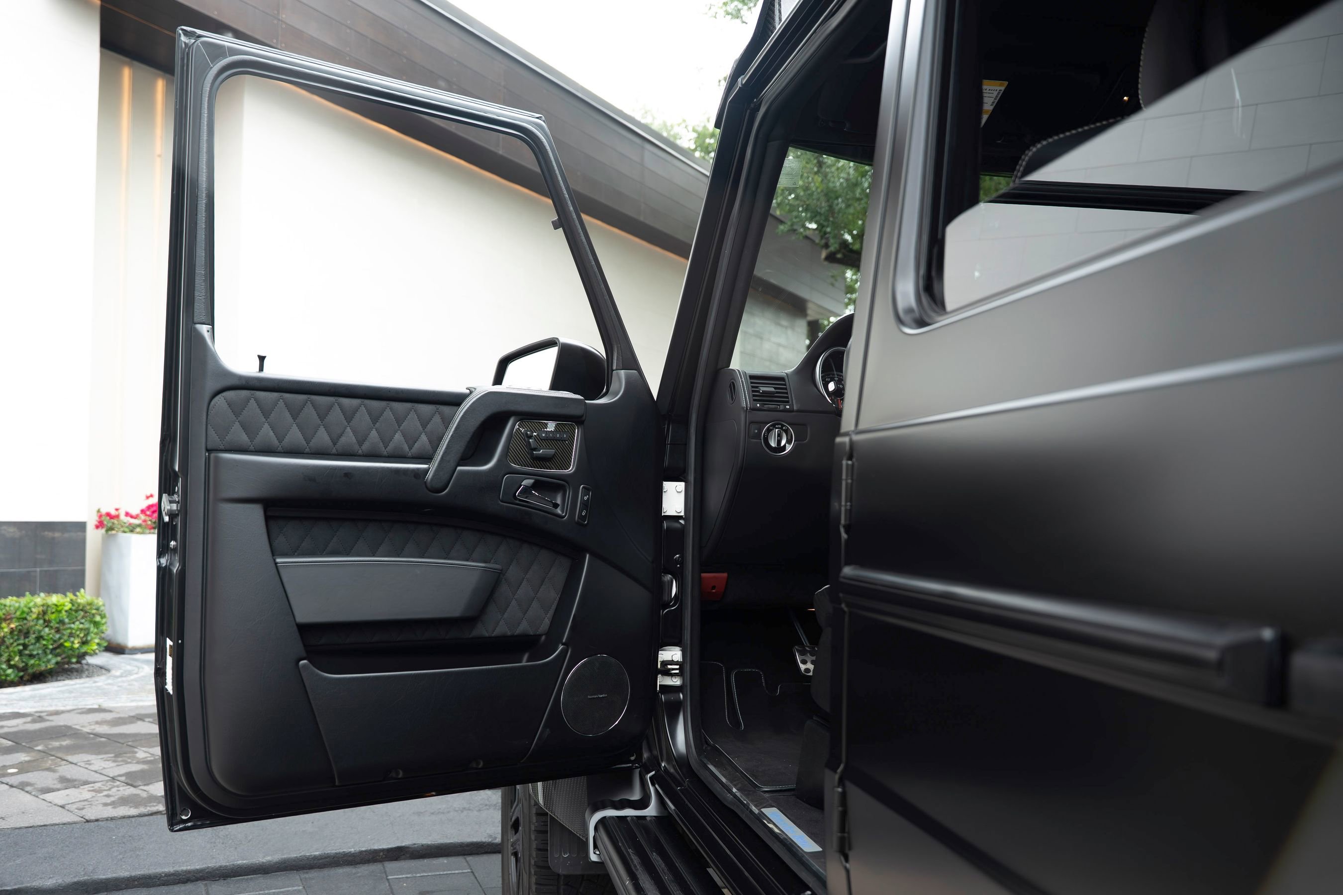Used 2017 Mercedes-Benz G 550 Squared image 7