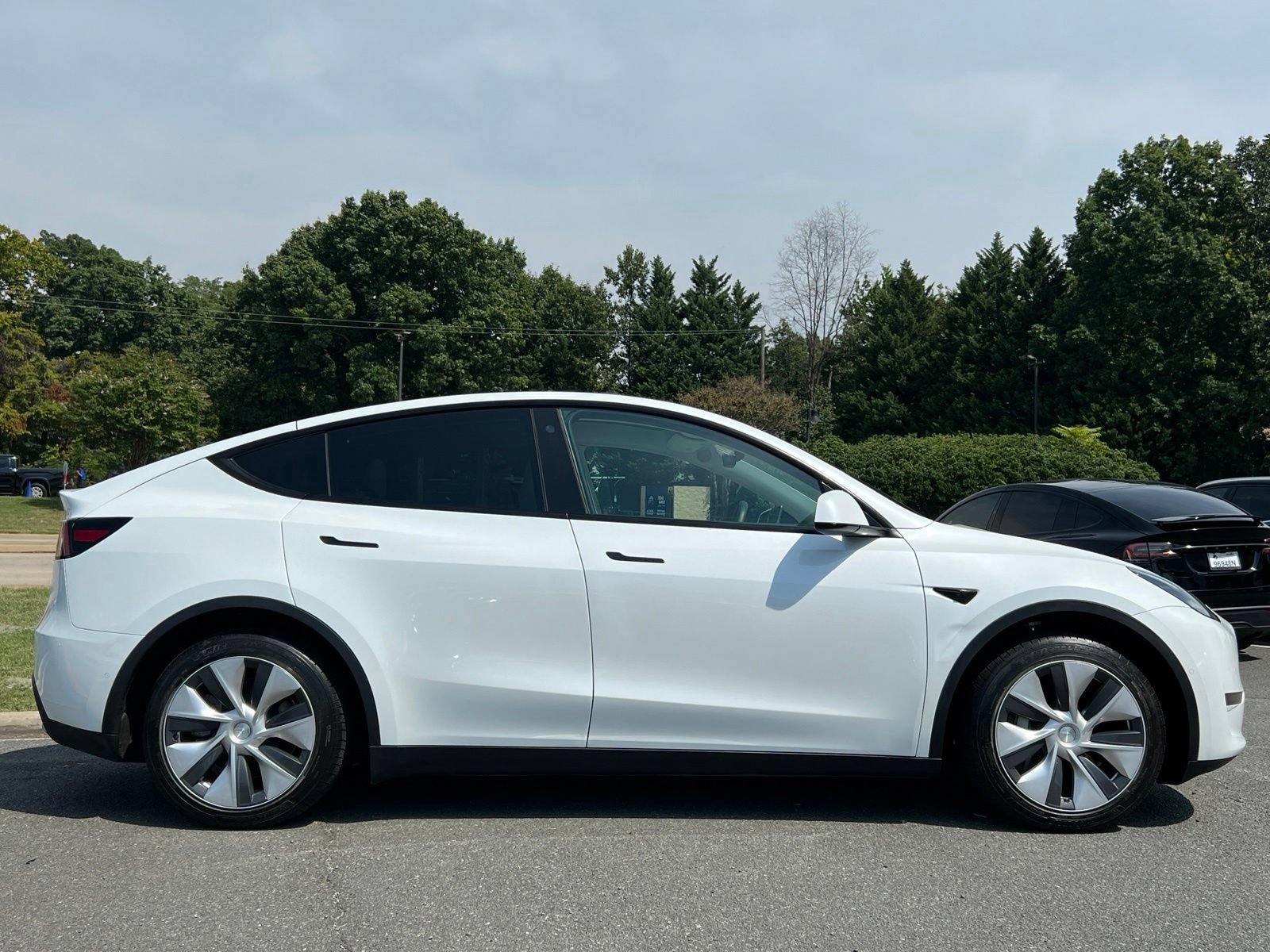 Used 2022 Tesla Model Y Long Range AWD/4WD image 21