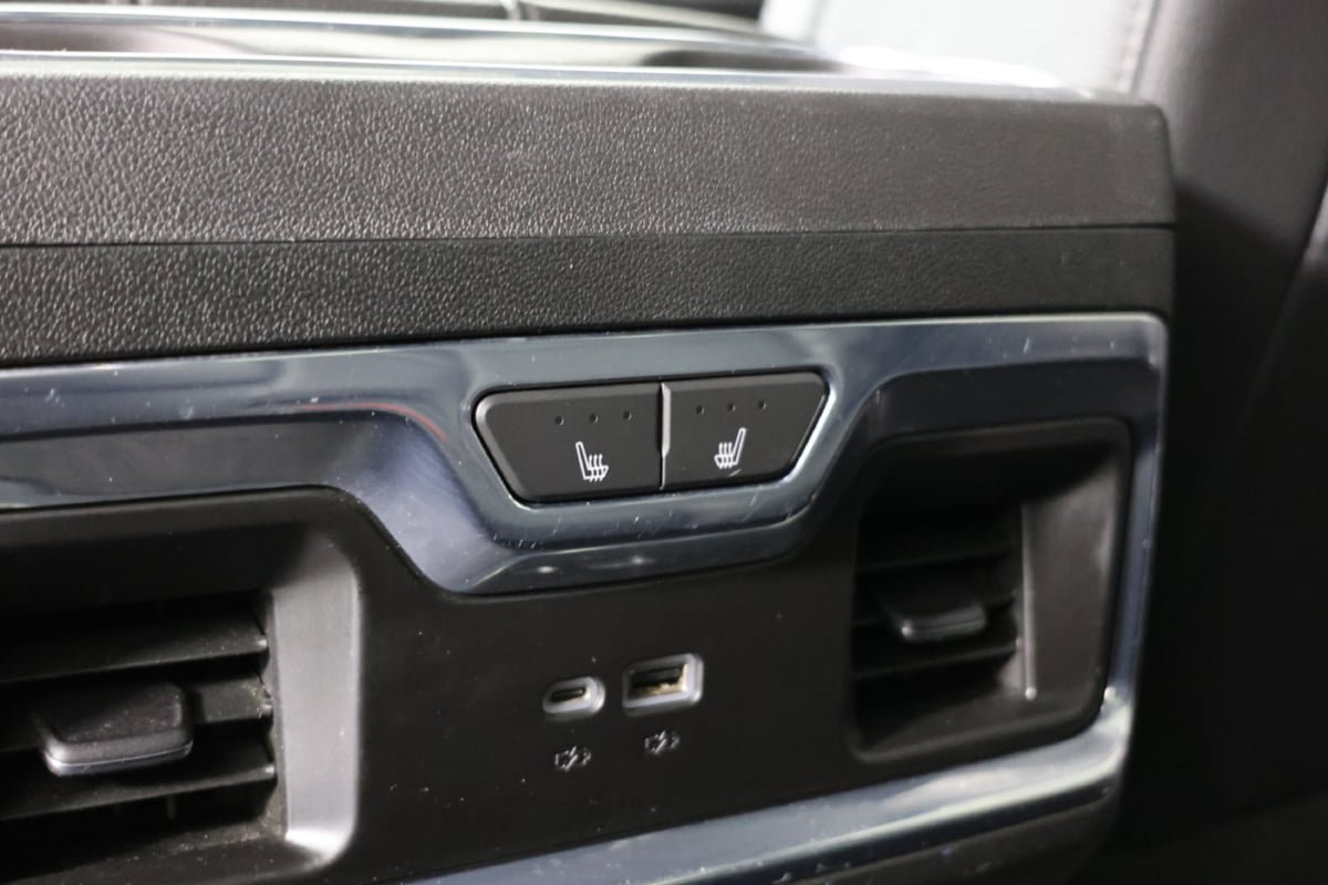 Used 2024 GMC Sierra 2500 Denali AWD/4WD image 32