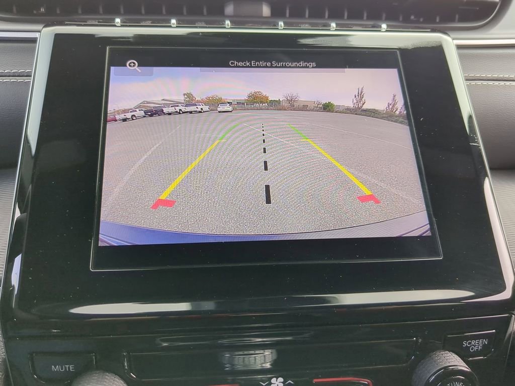 Used 2024 Jeep Grand Cherokee Laredo X image 17