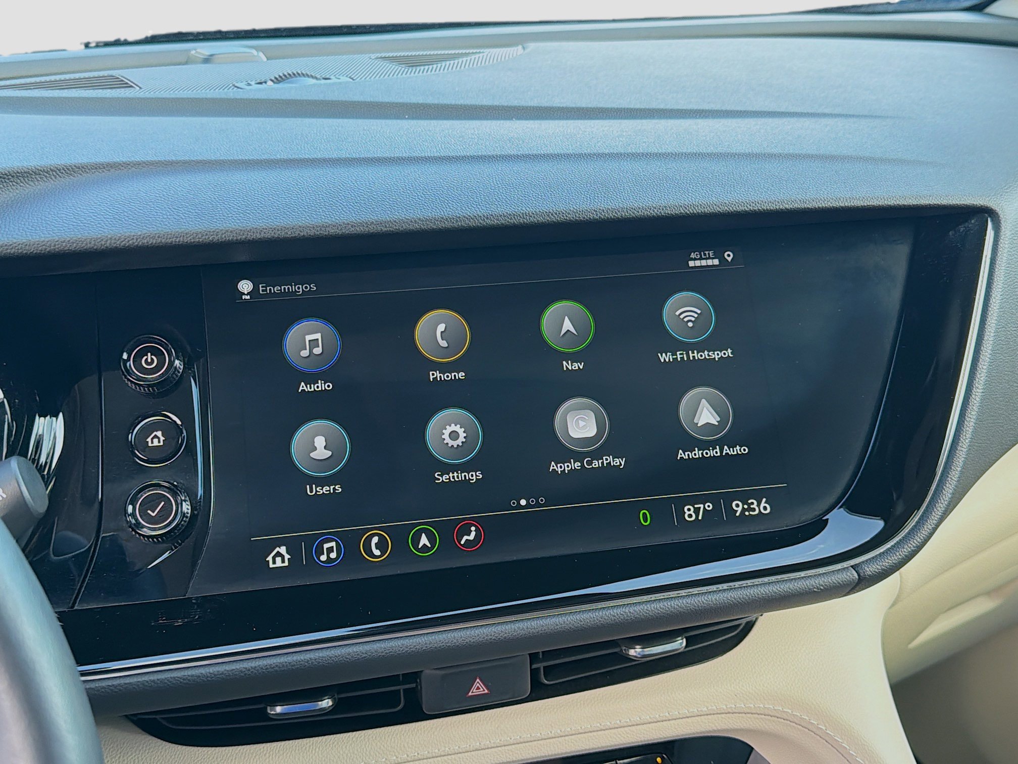 Used 2023 Buick Envision Avenir image 12