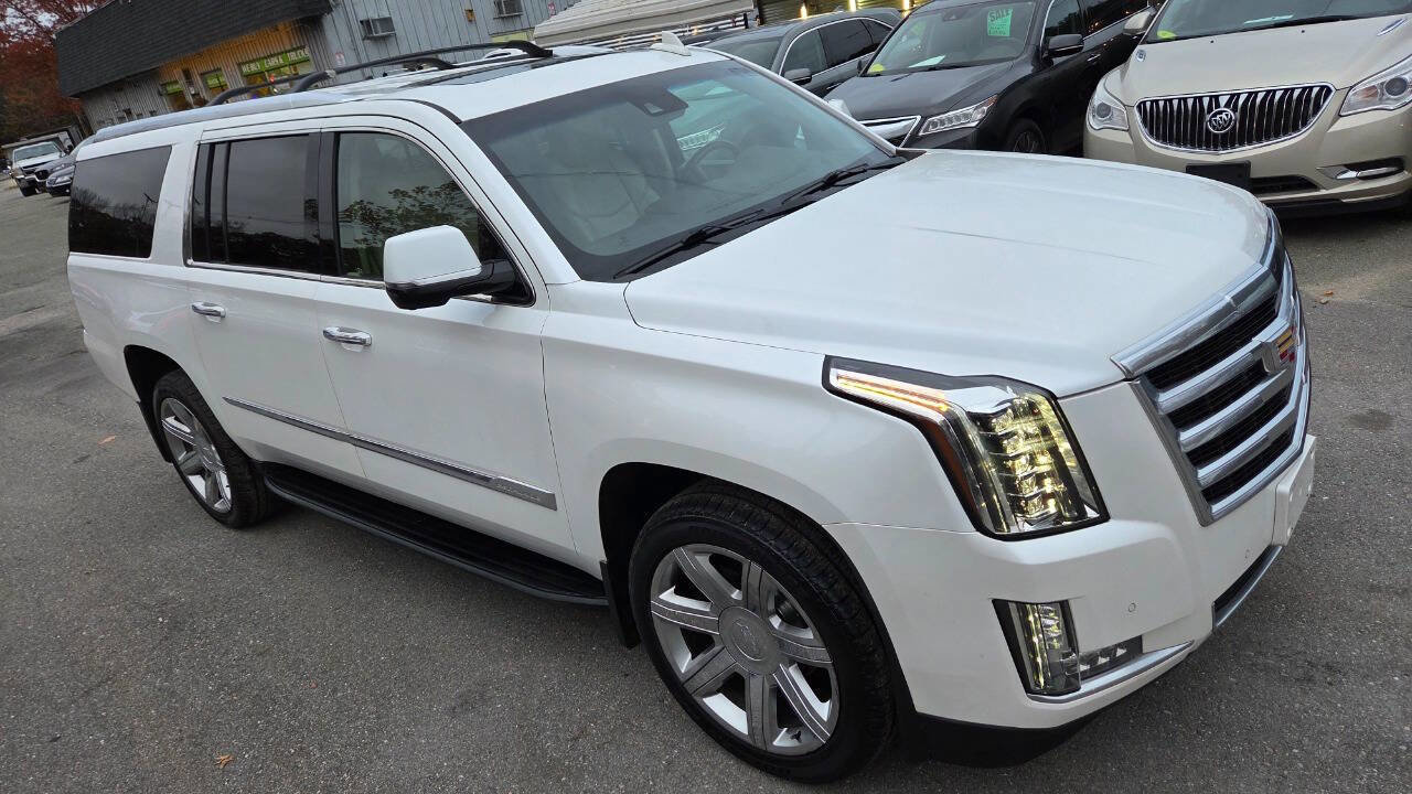 Used 2016 Cadillac Escalade ESV Premium image 17