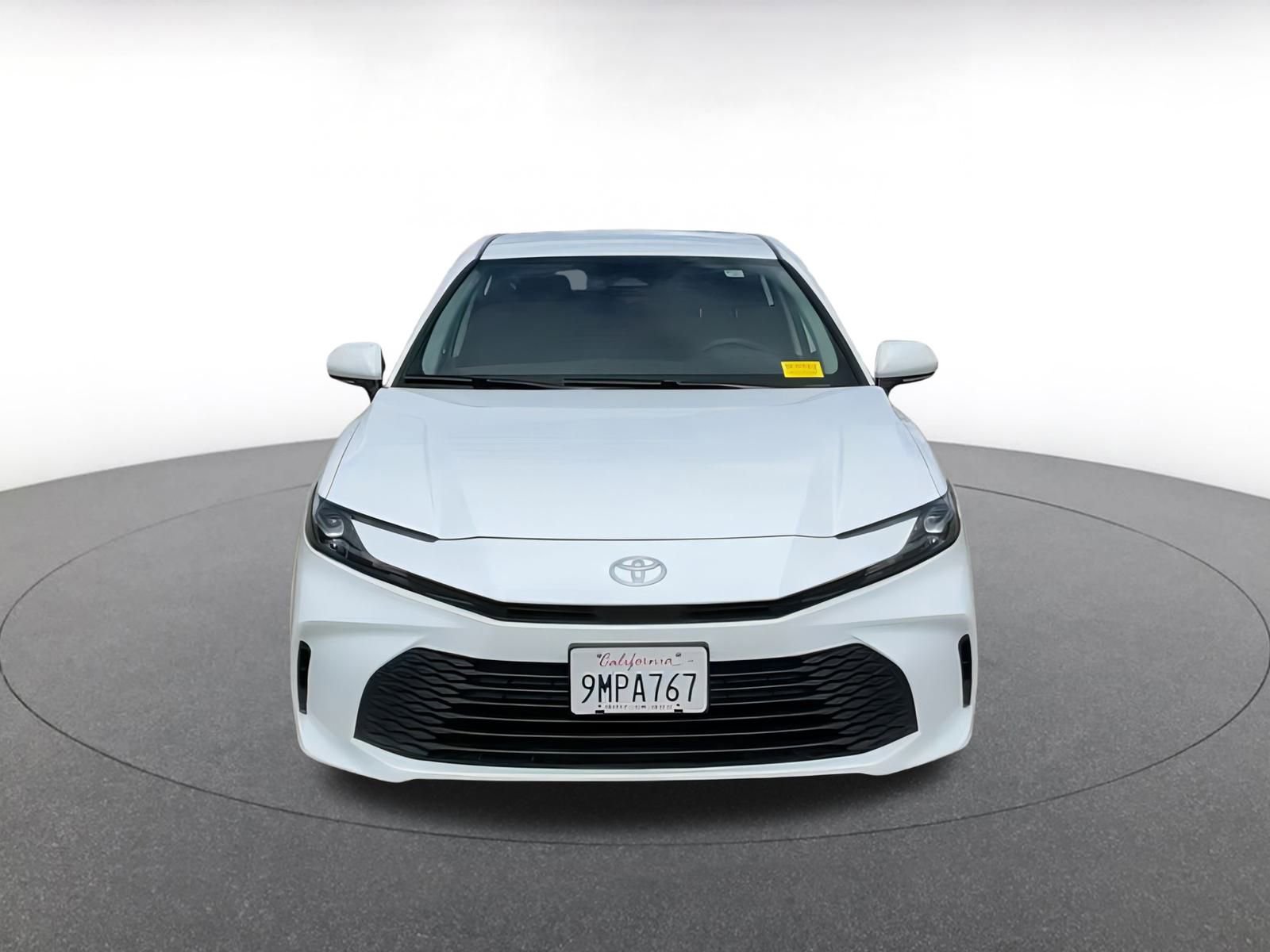 Used 2025 Toyota Camry LE image 4