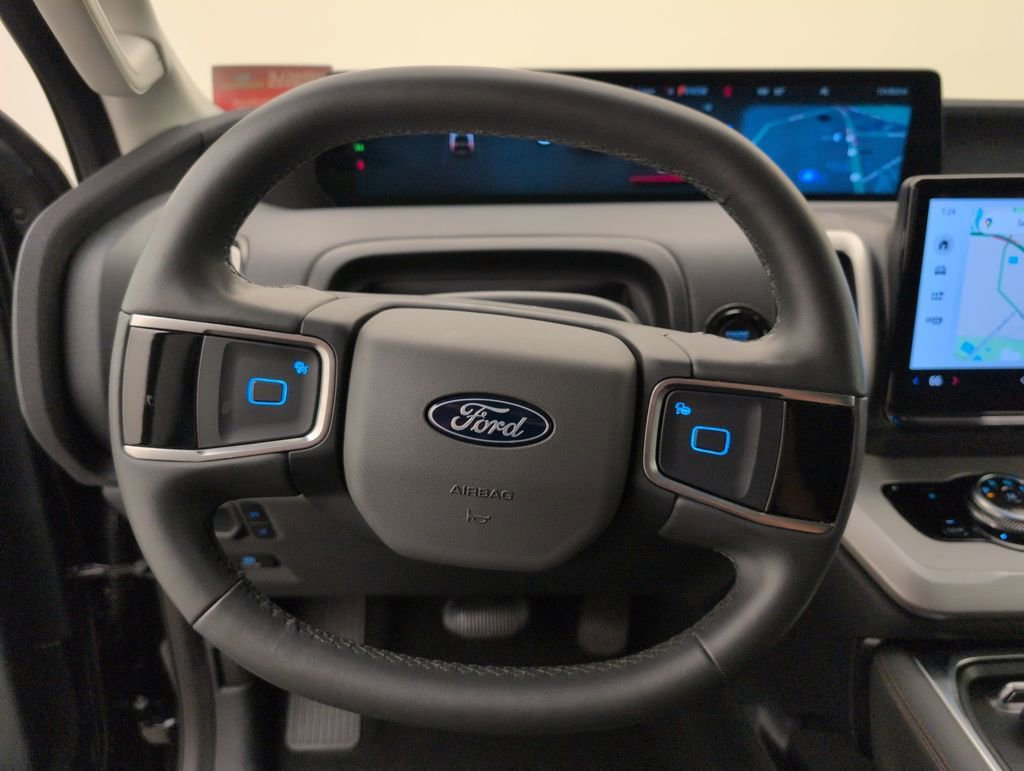 Certified 2025 Ford Expedition Active image 35