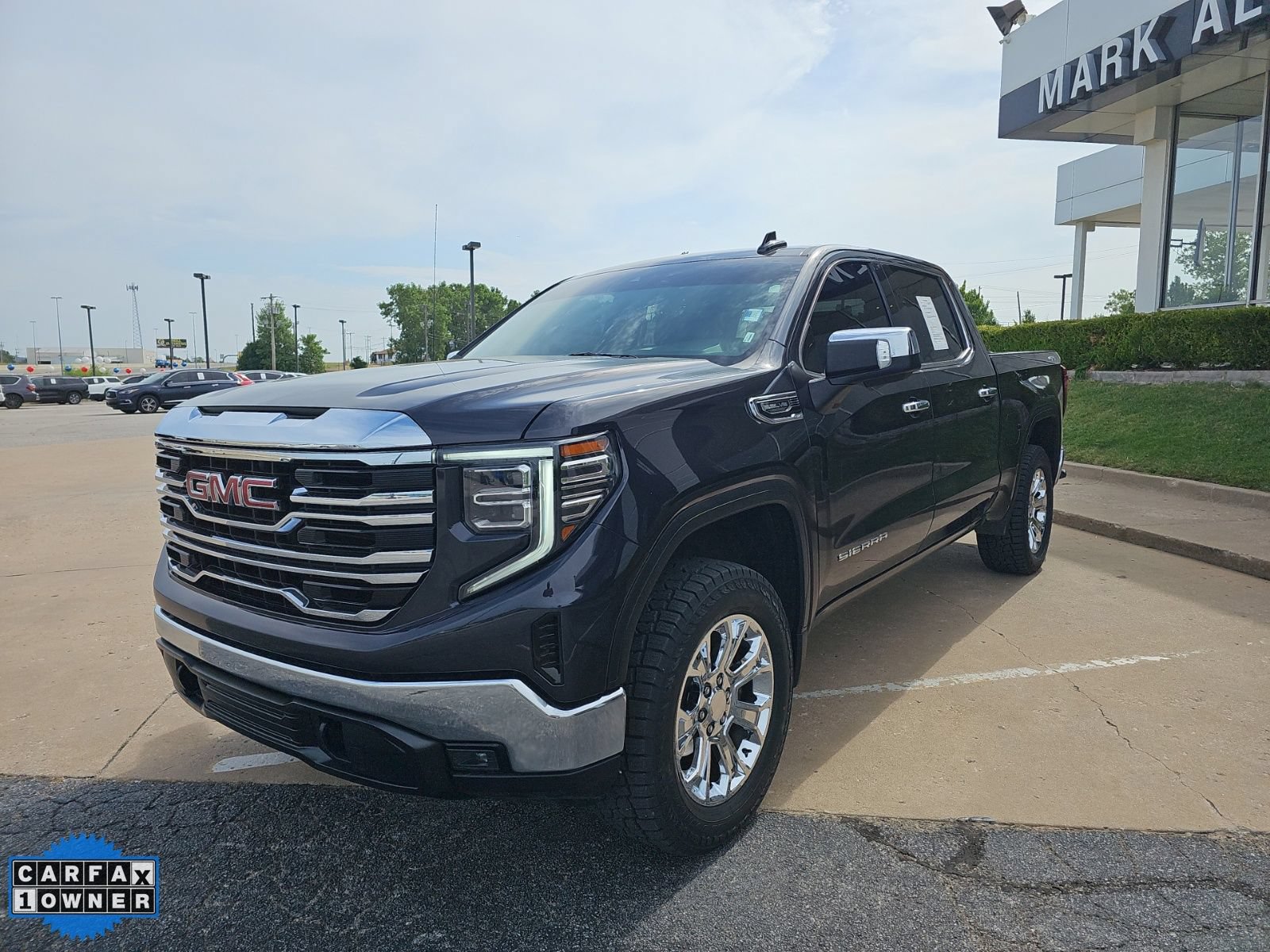 Used 2026 GMC Sierra 1500 SLT AWD/4WD image 10