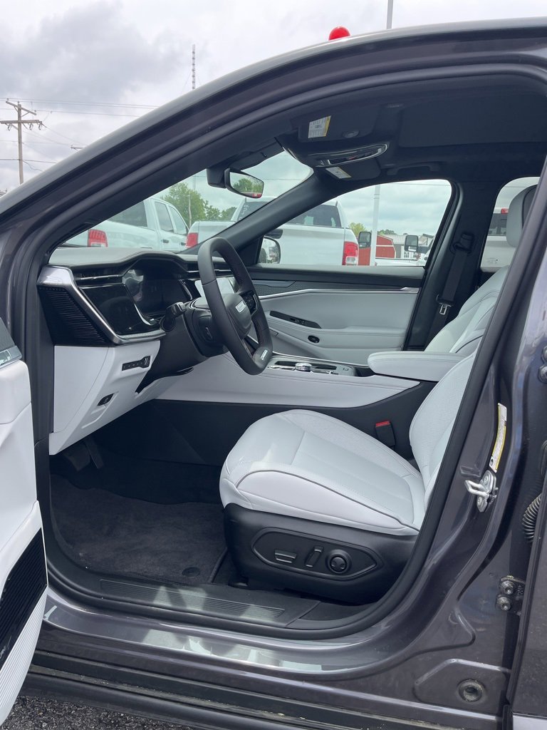 New 2025 Jeep Wagoneer S Limited image 16