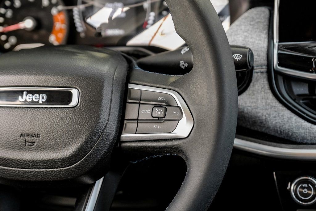 Used 2022 Jeep Compass Latitude image 27