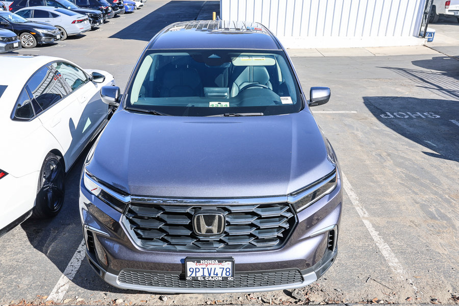 Used 2025 Honda Pilot EX-L image 2