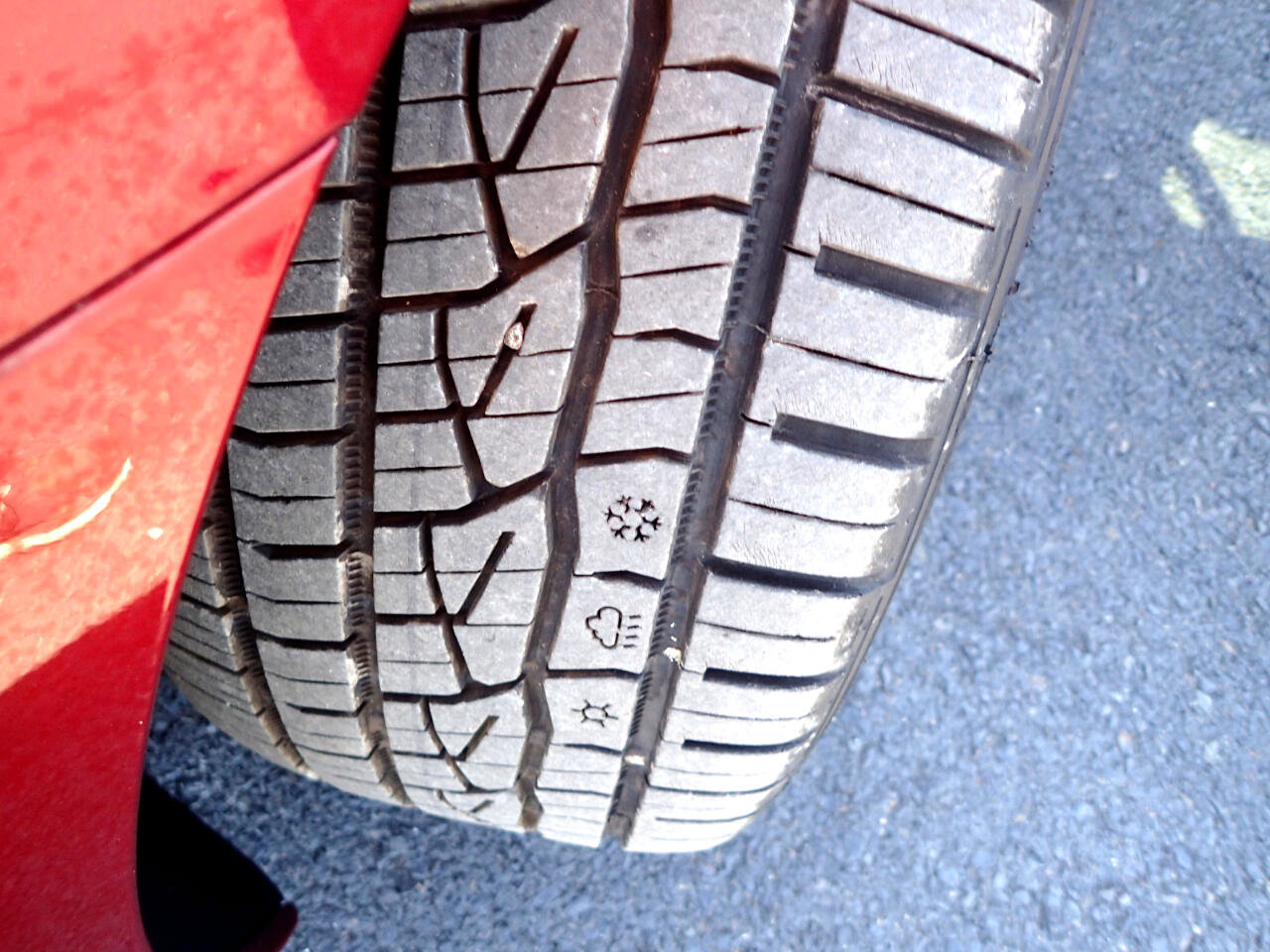 Used 2011 Hyundai Genesis 4.6 image 25