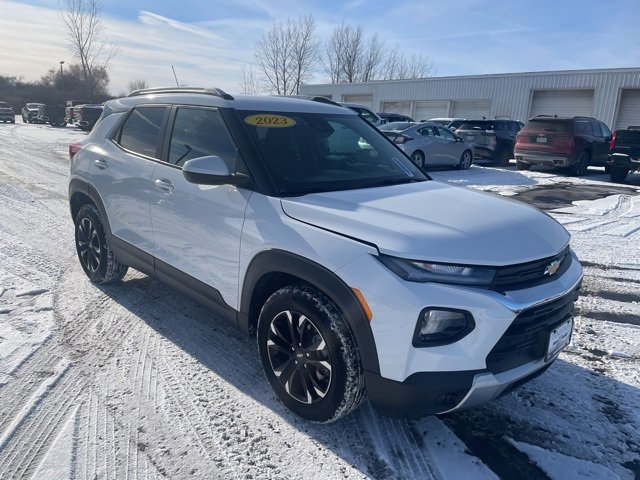 Used 2023 Chevrolet TrailBlazer LT image 1