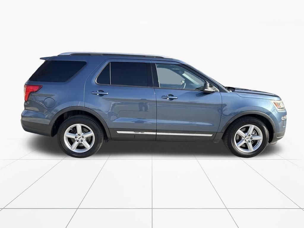 Used 2018 Ford Explorer XLT w/ Equipment Group 202A image 14