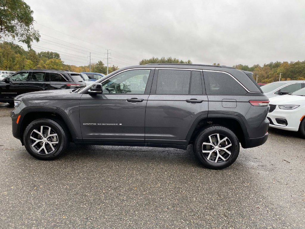 Certified 2024 Jeep Grand Cherokee Limited AWD/4WD image 8