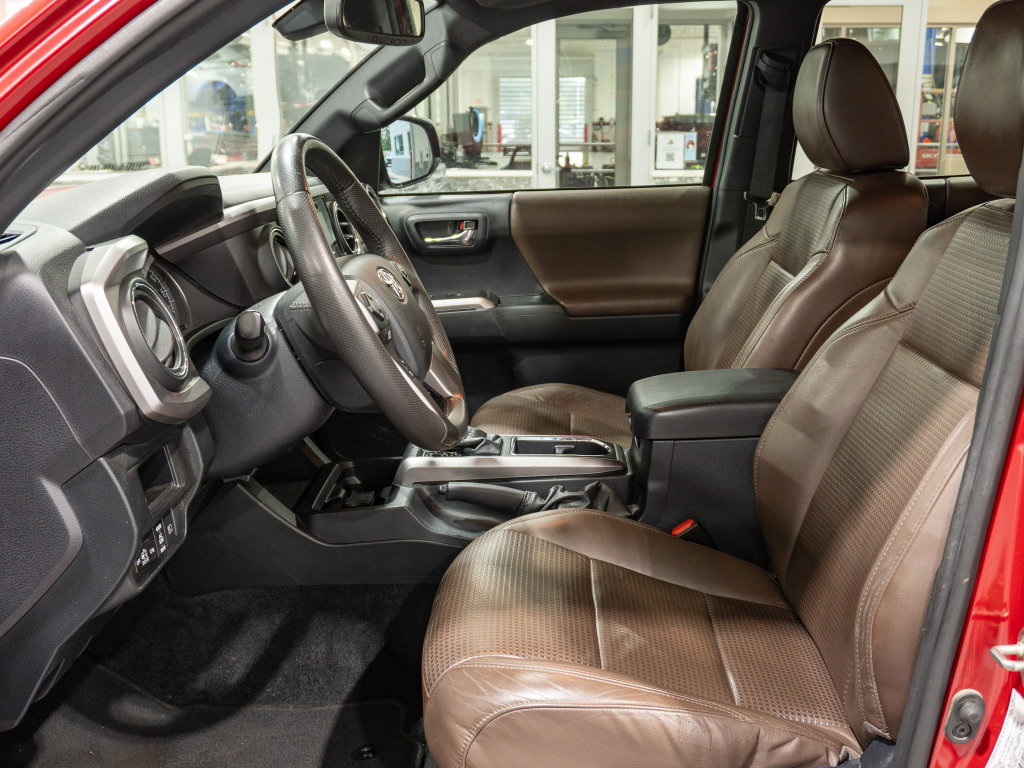 Used 2019 Toyota Tacoma Limited AWD/4WD image 11