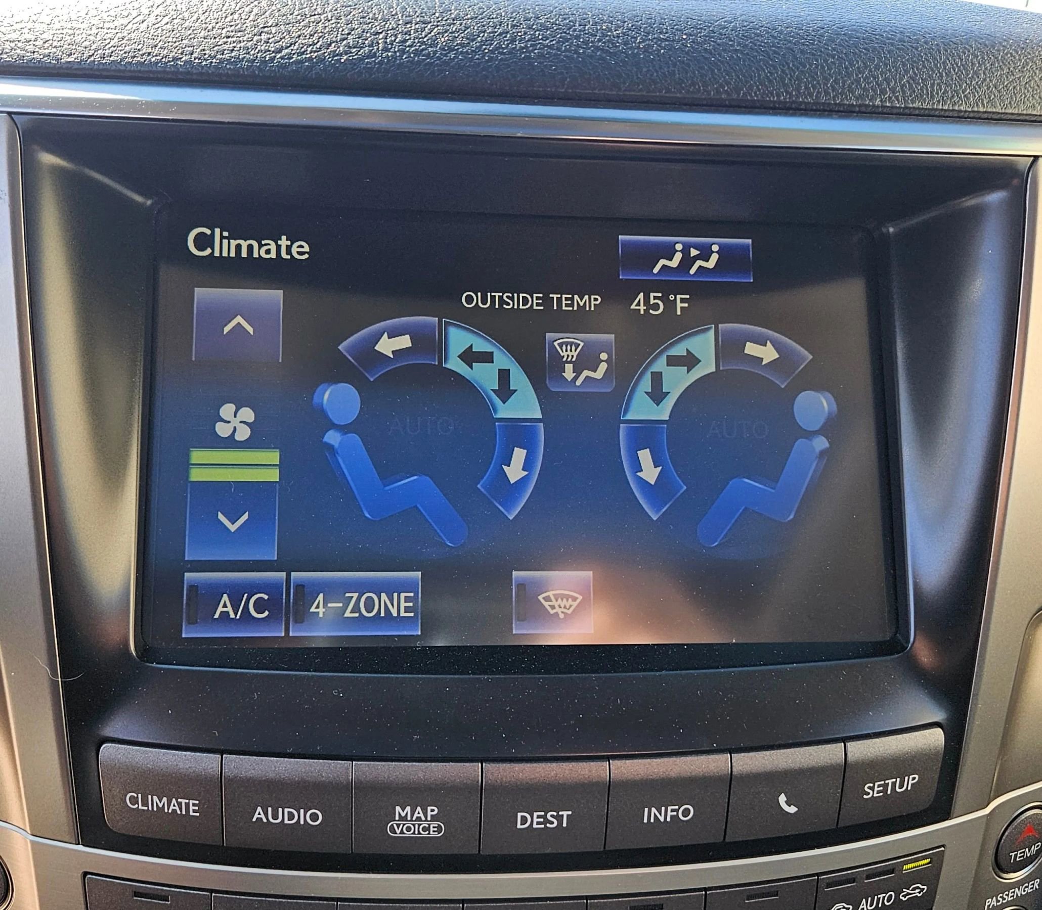 Used 2014 Lexus LX 570 4WD image 33