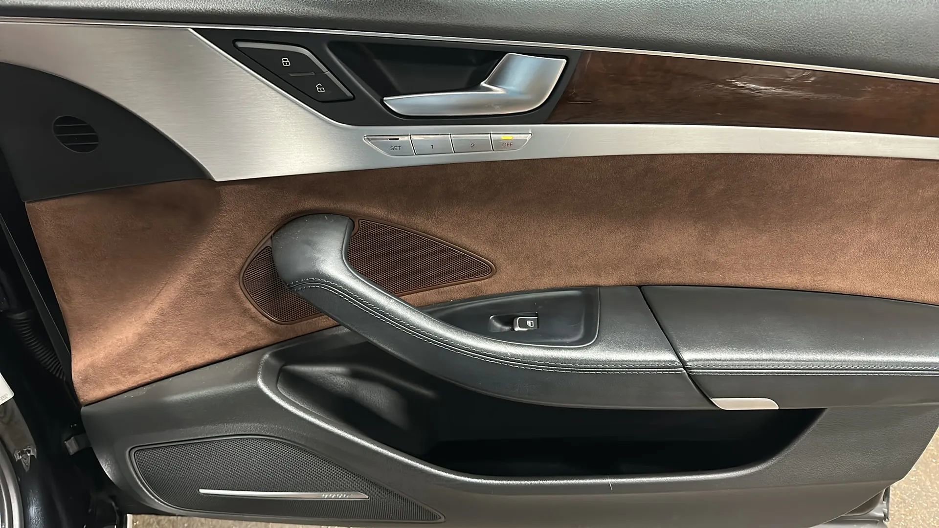 Used 2011 Audi A8 4.2 image 18