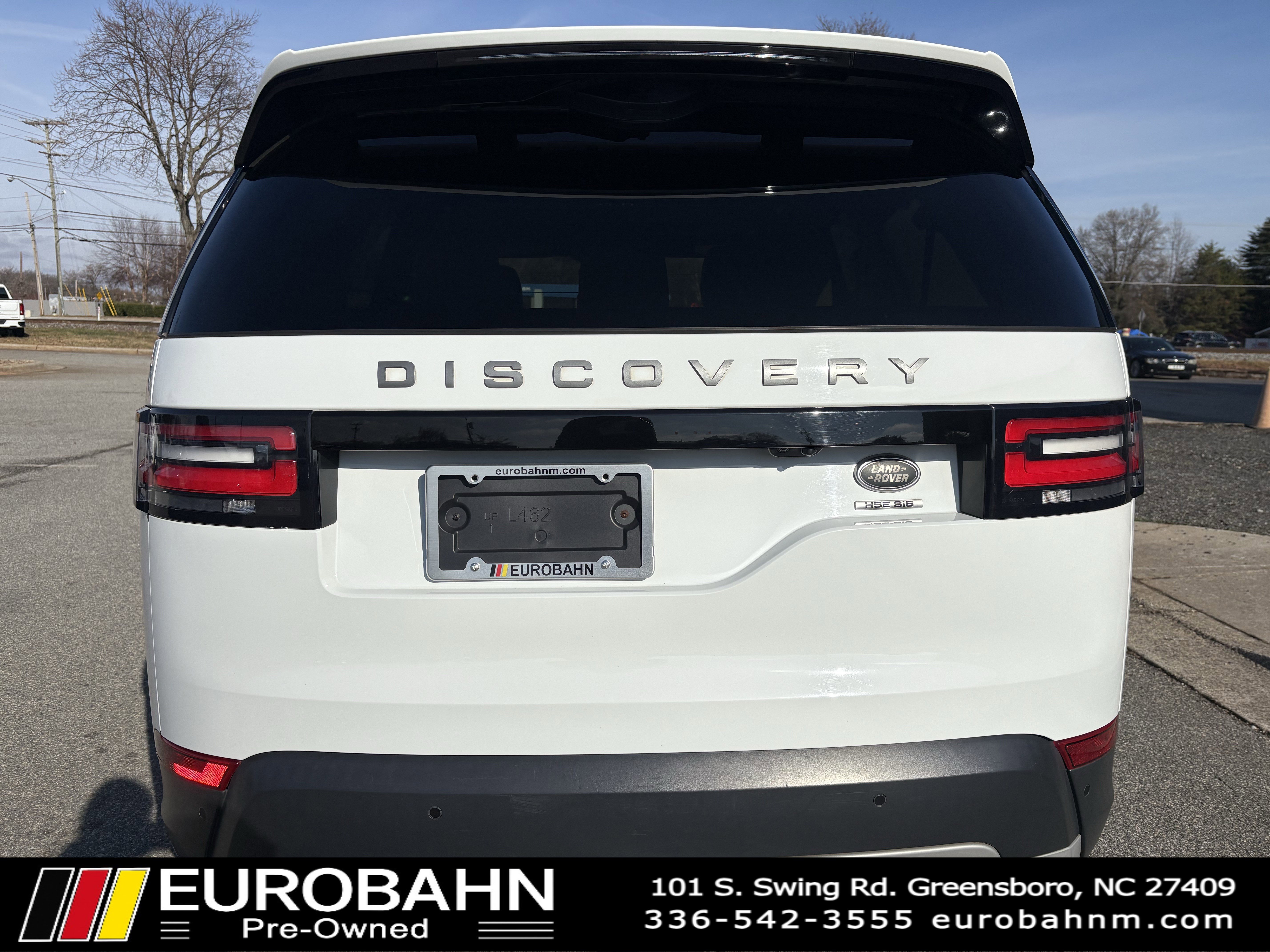 Used 2017 Land Rover Discovery HSE image 4