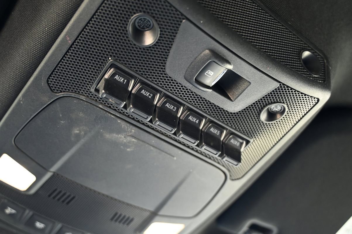 Used 2022 Ford F350 Lariat w/ Chrome Package image 39